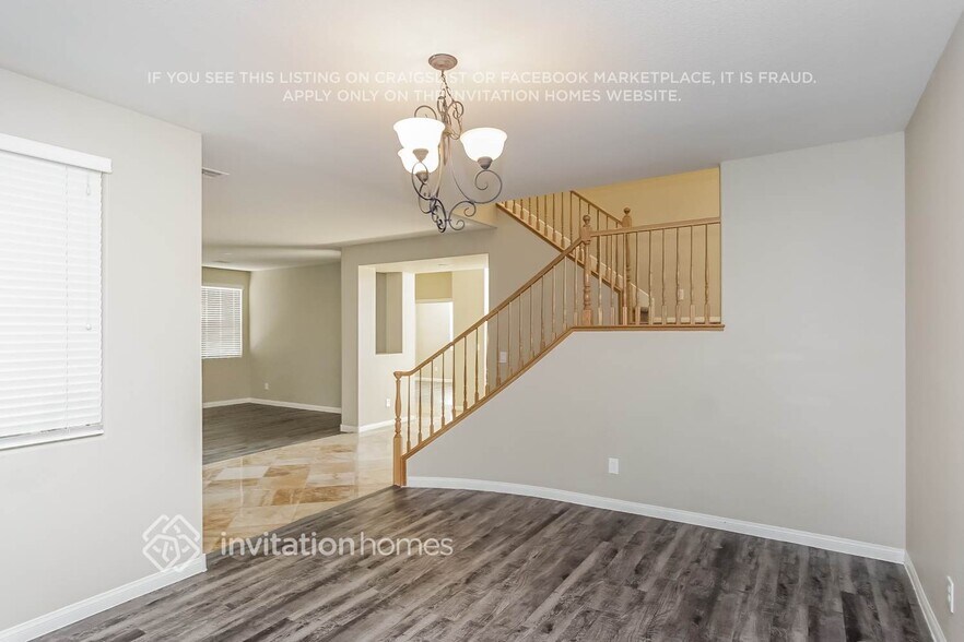 Building Photo - 686 Kew Gardens Dr