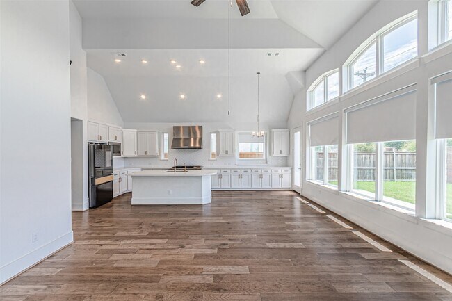 Building Photo - 4878 Limousine Ln