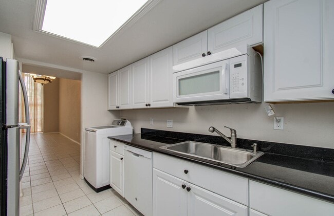 Building Photo - 12633 Memorial Dr