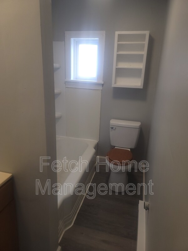 Building Photo - 264 W Cottage Pl