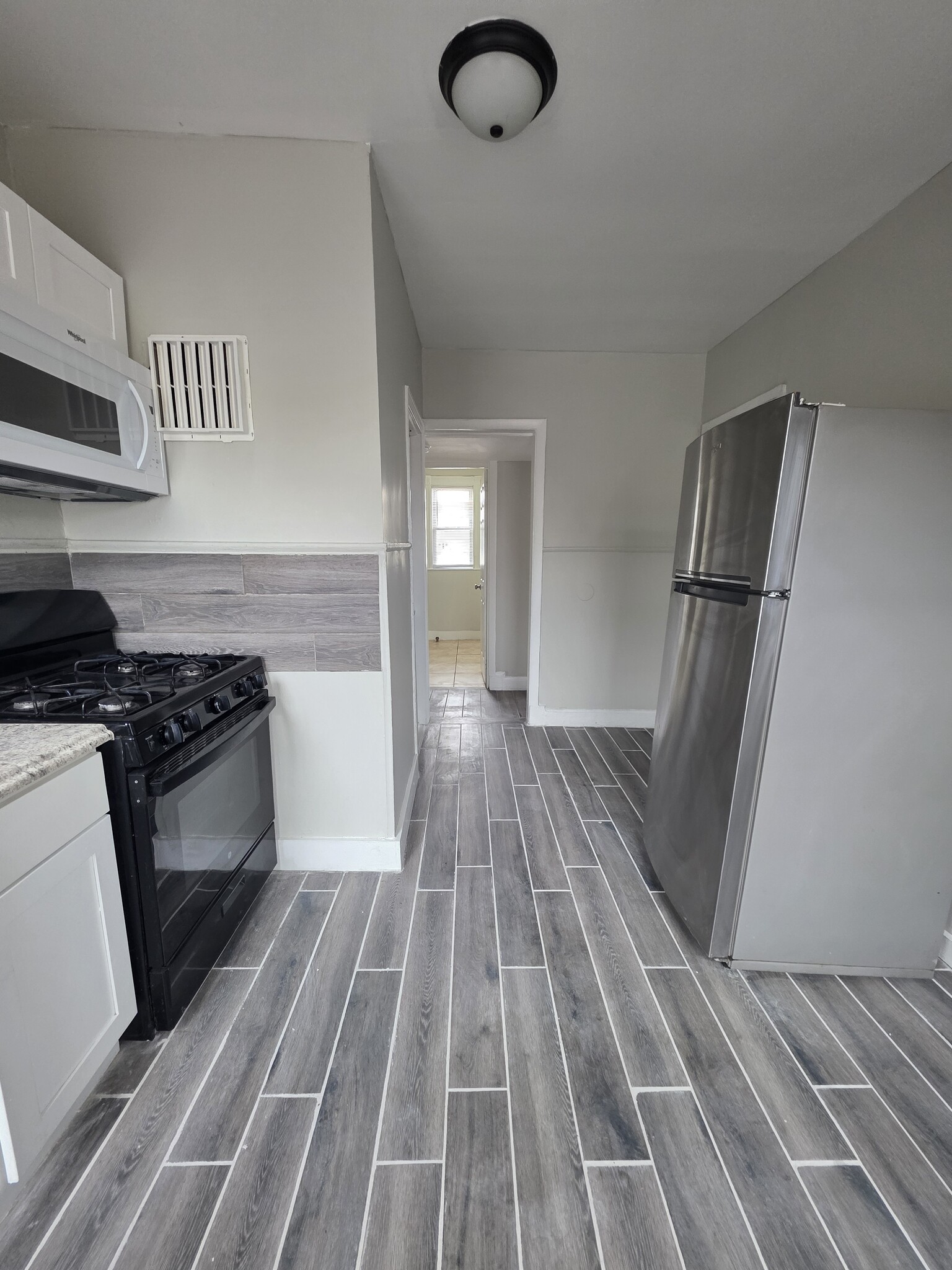 Building Photo - 357 Whalley Ave
