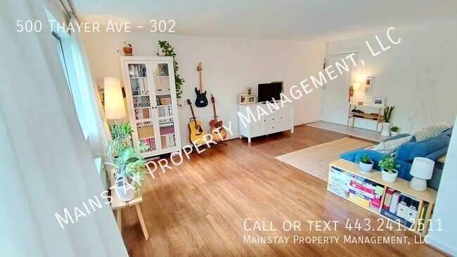 Building Photo - 500 Thayer Ave