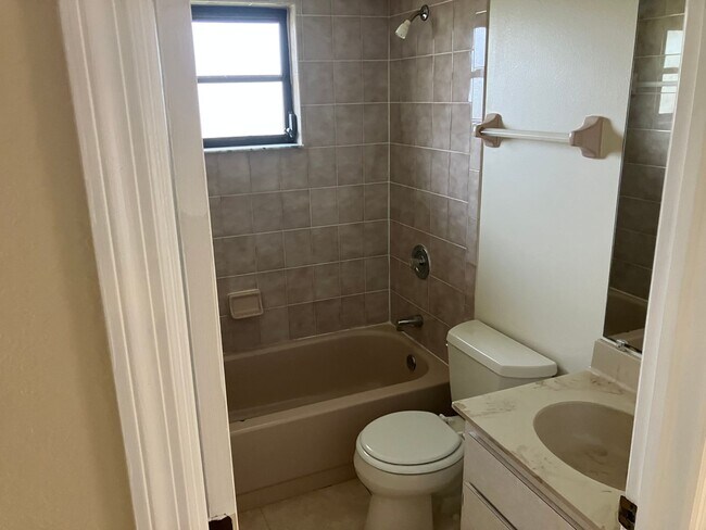 Building Photo - 3/2/2 in Deep Creek