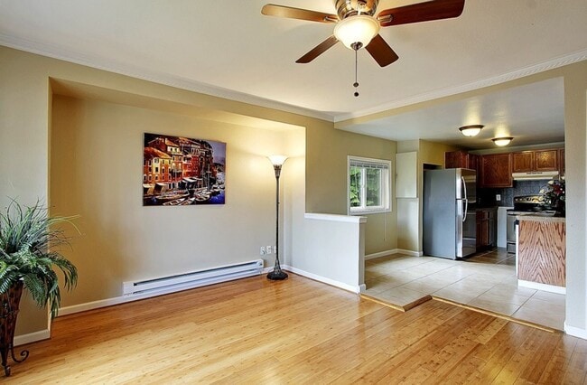 Building Photo - REST OF OCTOBER FREE >> Beautiful 4BR/2BA ...