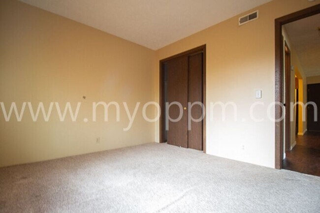 Building Photo - 8620 N 31st St