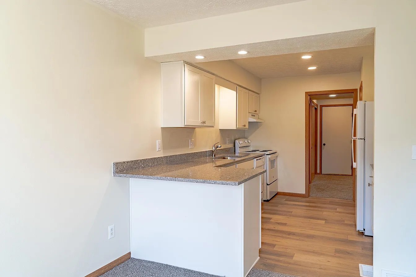 Building Photo - 6388 Dummerston Ct
