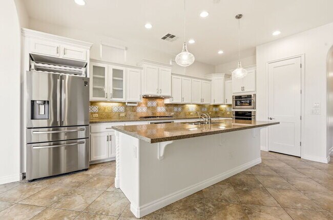 Building Photo - Encanterra Golf Community