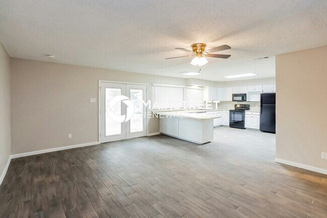Building Photo - 3 Bedroom Pet-Friendly Home in MESQUITE, TX with Main Street Renewal