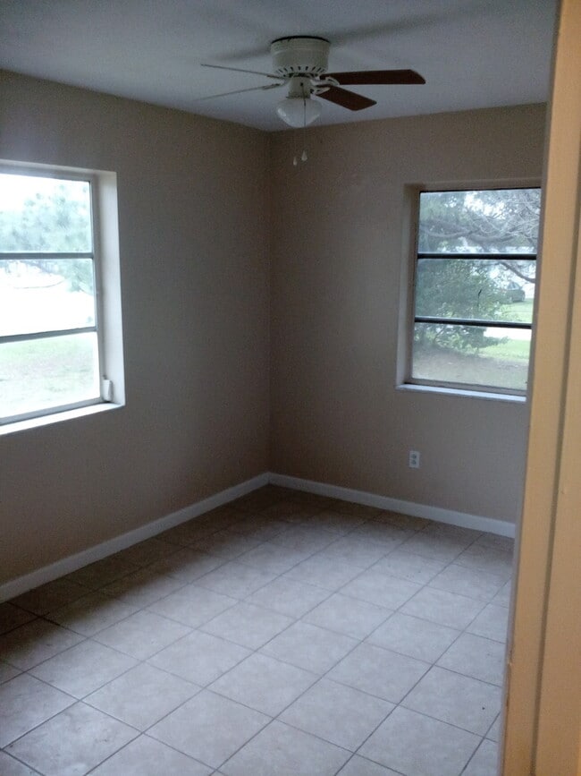 Building Photo - 3 Bed 1 Bath Home | Pet Friendly | Washer Dryer Hook Ups | Section 8 Welcome