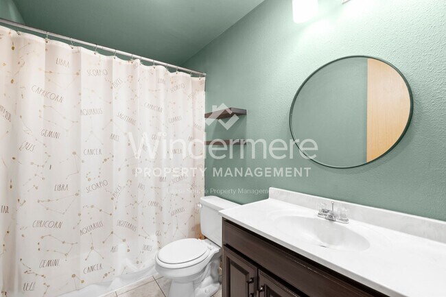 Building Photo - *MOVE IN SPECIAL * 1/2 OFF FIRST FULL MONT...