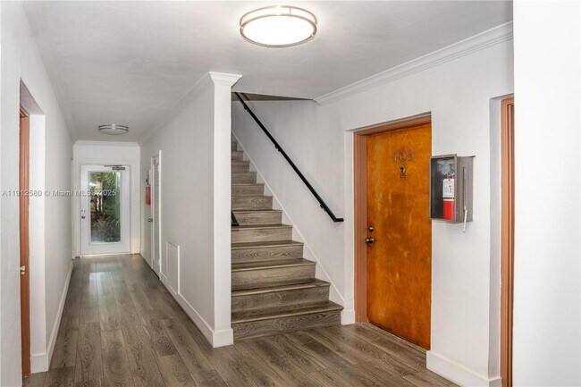 Building Photo - 1 Edgewater Dr