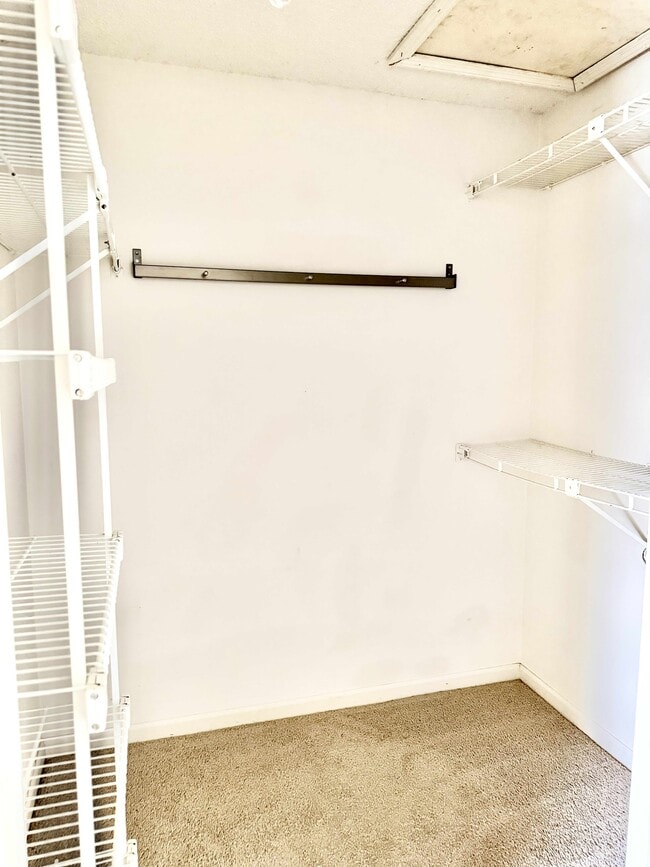 Building Photo - 9645 Siegen Ln