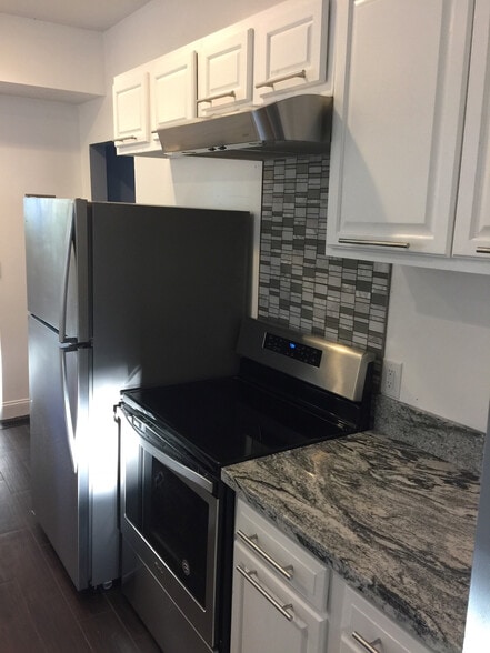 kitchen - 804 Carpenter St