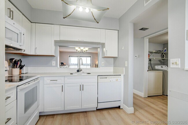 Building Photo - 14426 Amberly Ln