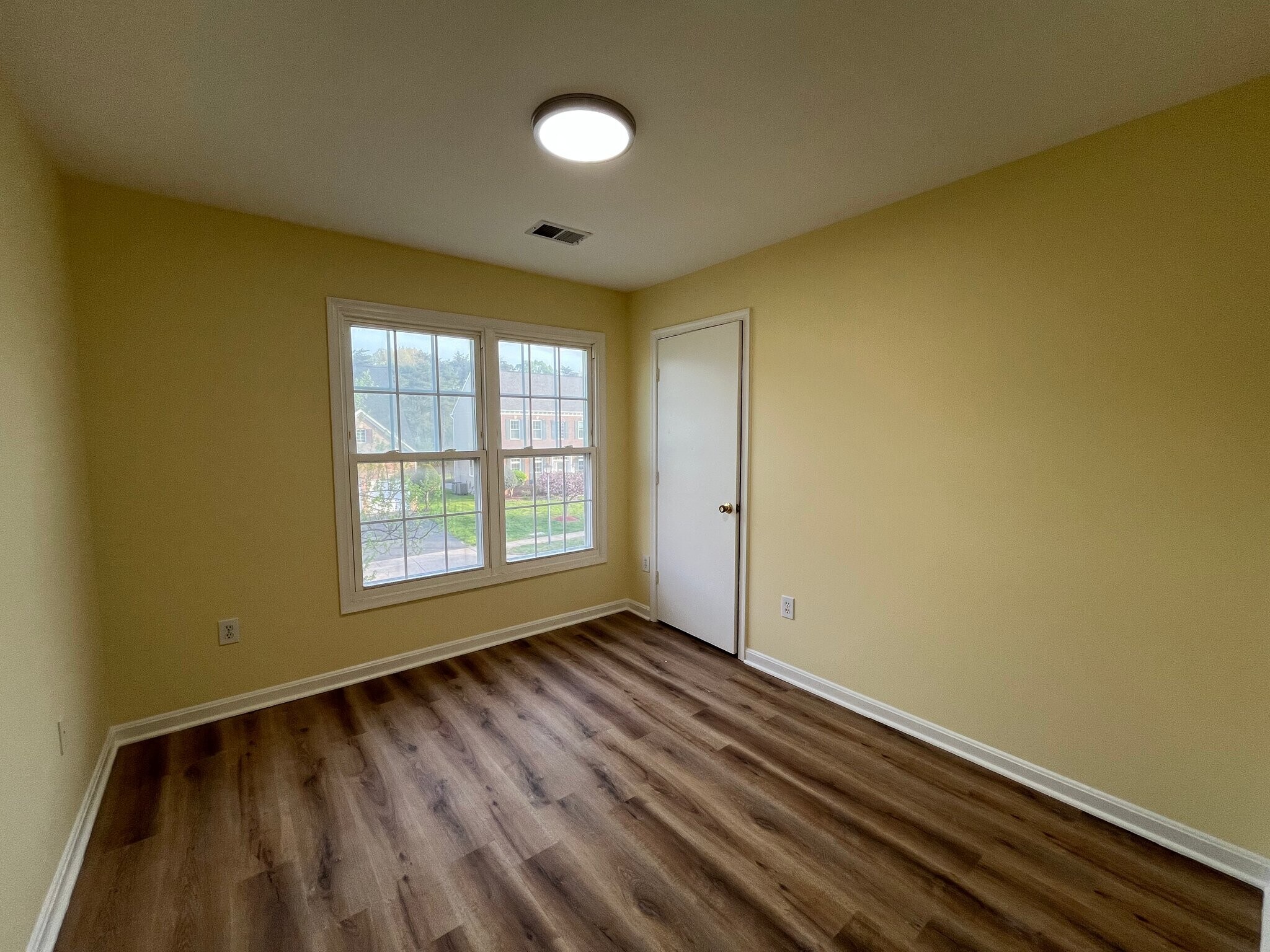Building Photo - 11219 Potomac Oaks Dr
