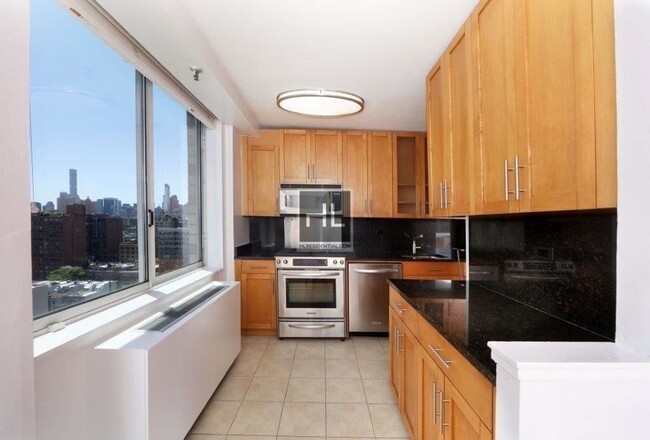 Building Photo - No Fee The Pinnacle of Upper West Side Liv...