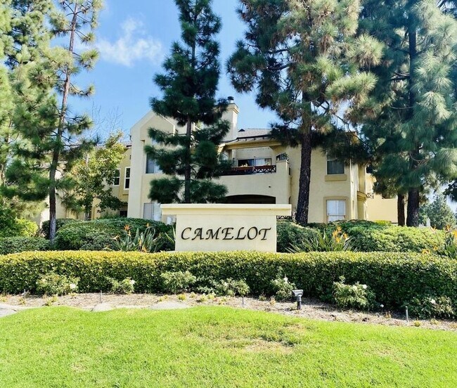 Building Photo - Eastlake Shores Downstairs Condo feat. Two Bedrooms and Two Bathrooms