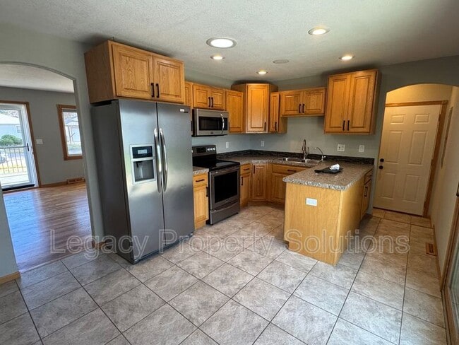 Building Photo - 1832 Assumption Dr