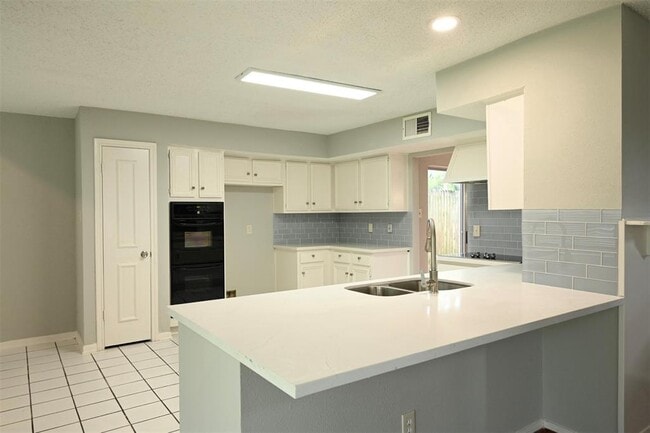 Building Photo - 3114 Hollow Creek Ct