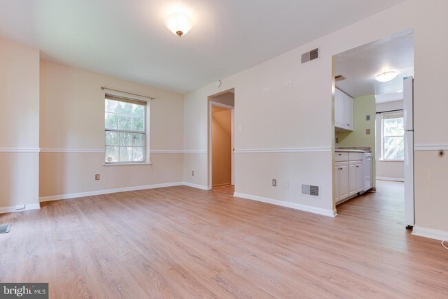 Building Photo - 9073 Lambskin Ln
