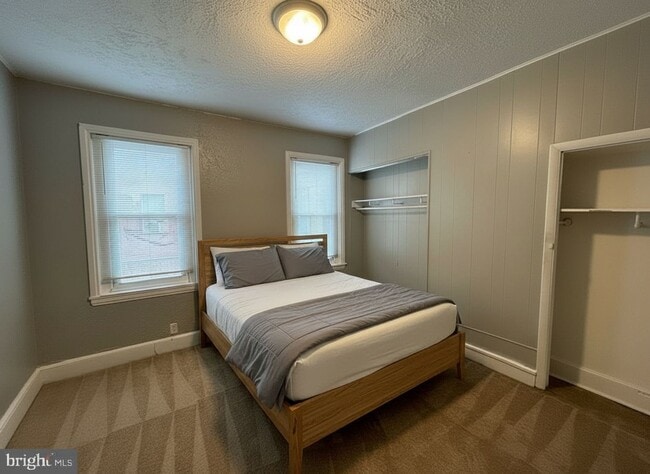 Building Photo - Great 2 bedroom available NOW!