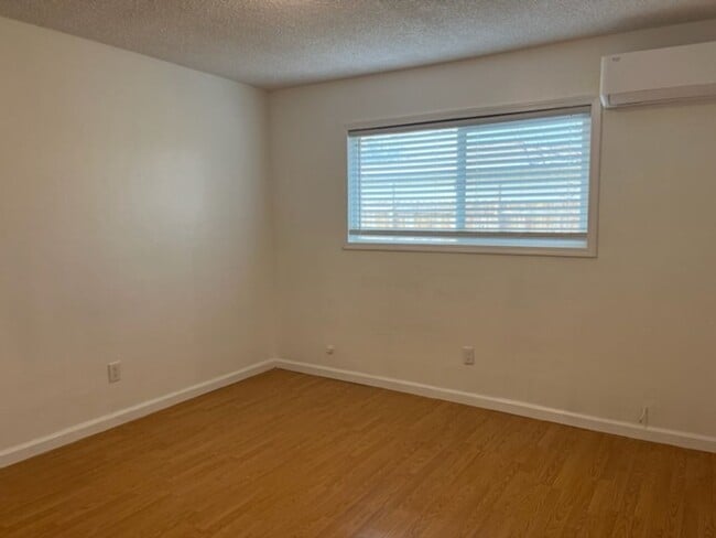 Building Photo - Downtown Tehachapi!!