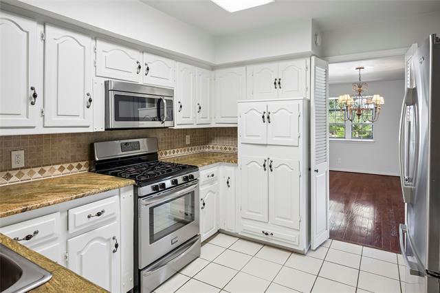 Building Photo - 10504 Berry Knoll Dr