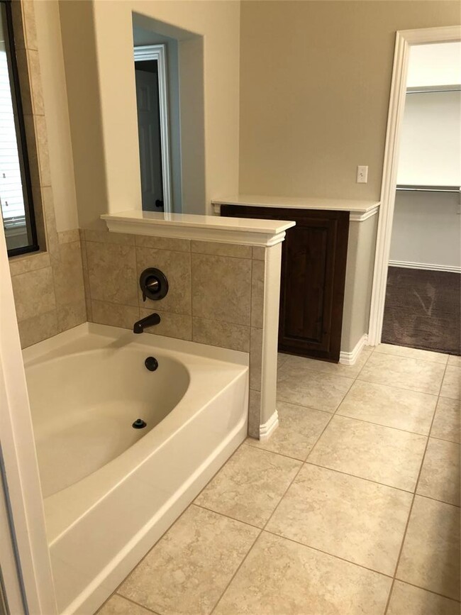 Building Photo - 13656 Mesa Verde Dr