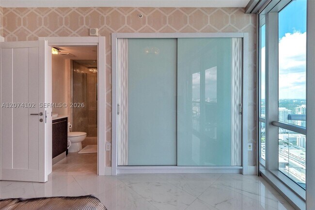 Building Photo - 17121 Collins Ave
