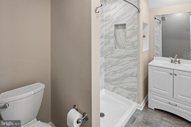 Building Photo - 4621 Greenhill Ave