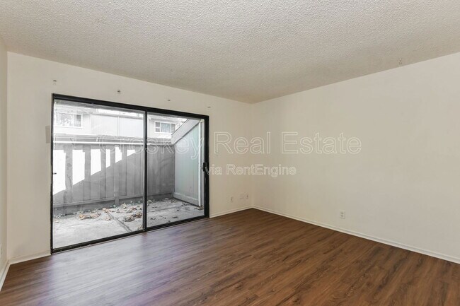 Building Photo - 1155 Kenwal Rd