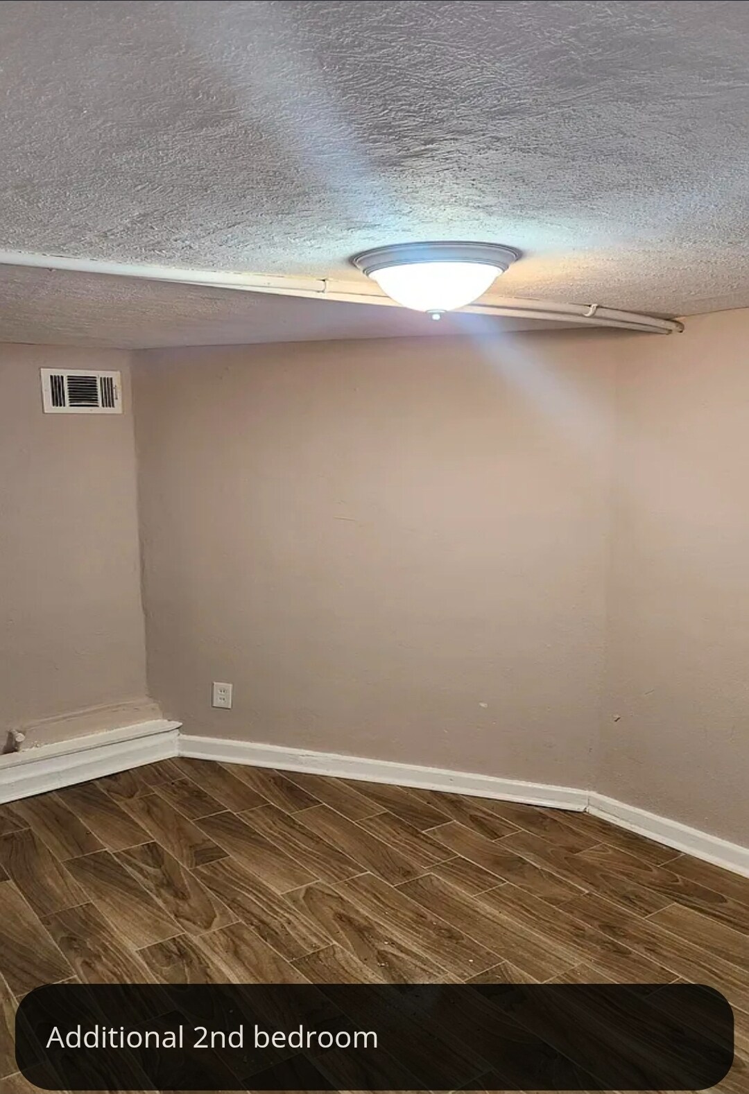 Building Photo - Room in Duplex on M.L.K. Jr Dr SW