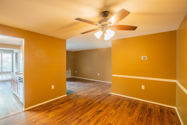 Building Photo - Lovely 2 BR/2 BA Condo in Germantown!