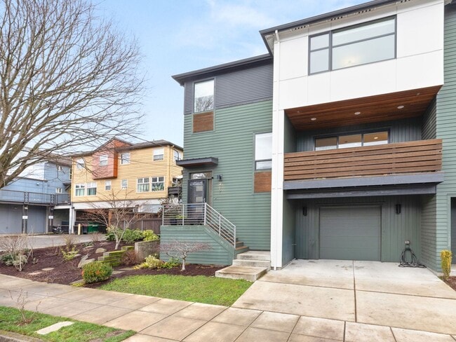 Building Photo - Stunning, Modern 4 bed home with attached ADU in King Neighborhood - AVAILABLE NOW!!