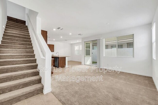 Building Photo - 9850 E Tamery Ave