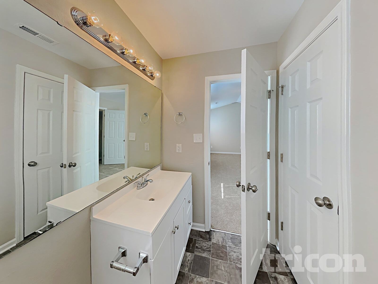 Building Photo - 4504 Valendra Dr