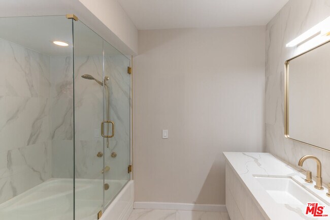 Building Photo - 8401 Fountain Ave