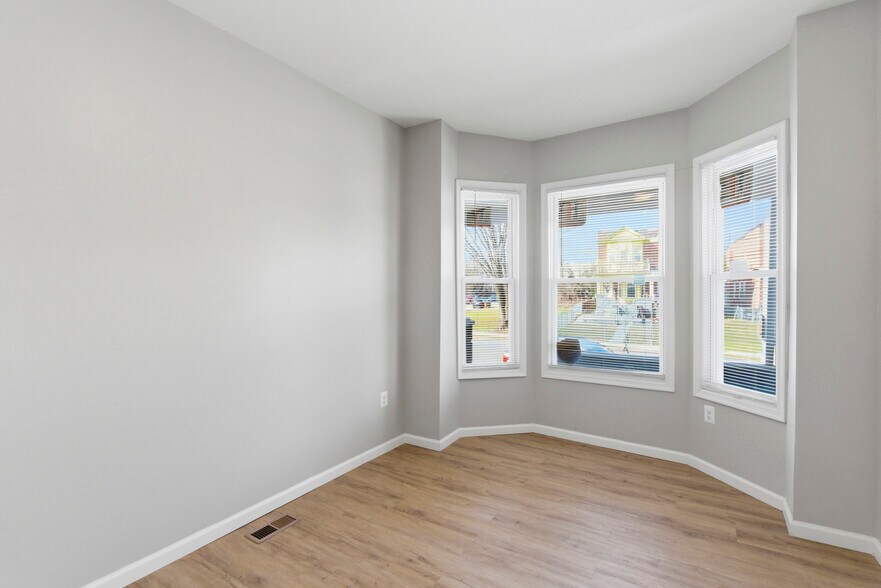 Building Photo - 1109 Poplar Grove St