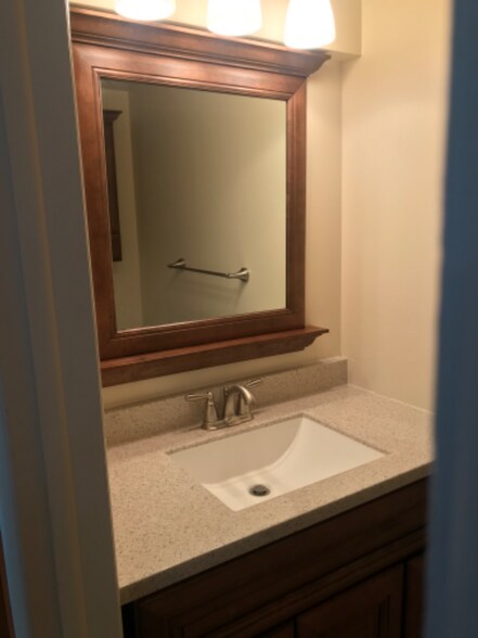 Building Photo - 968 McKinley Ave