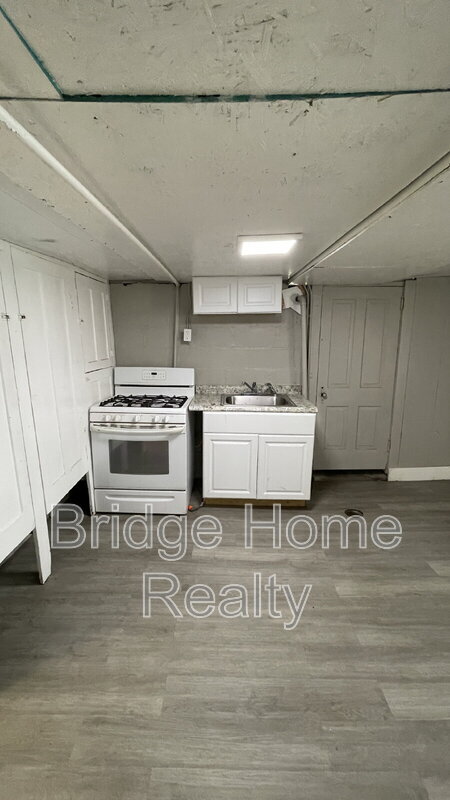 Building Photo - 239 Ormond Ave