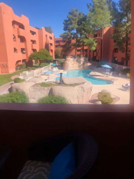 Primary Photo - 4303 E Cactus Rd