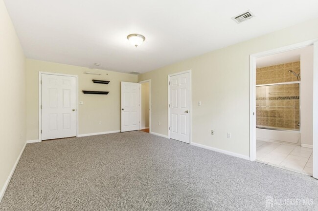 Building Photo - 141 Forest Dr