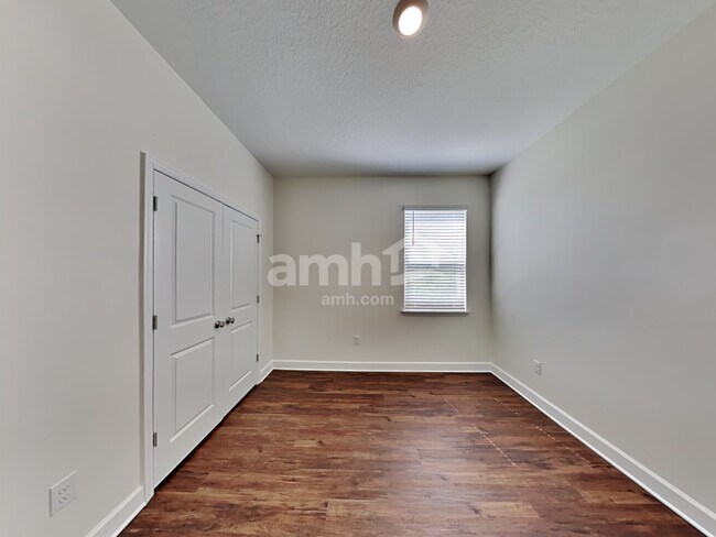 Building Photo - 1135 Walden Pond Dr