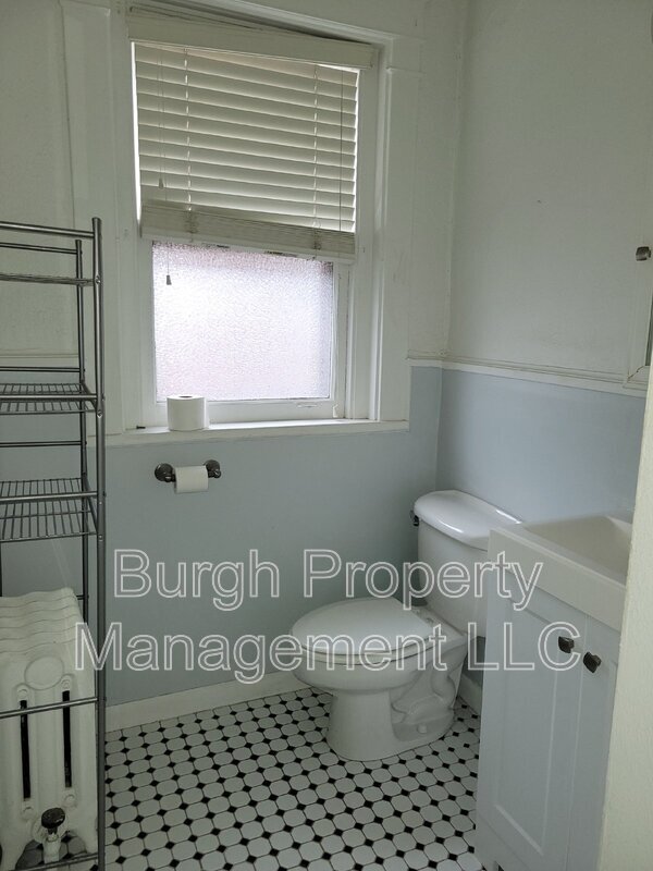 Building Photo - 5512 Centre Ave