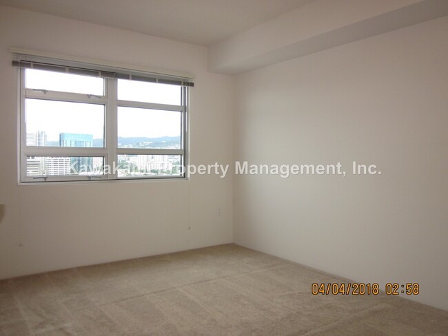 Building Photo - 24th Floor Unit in Kaka'ako Highrise w/Oce...