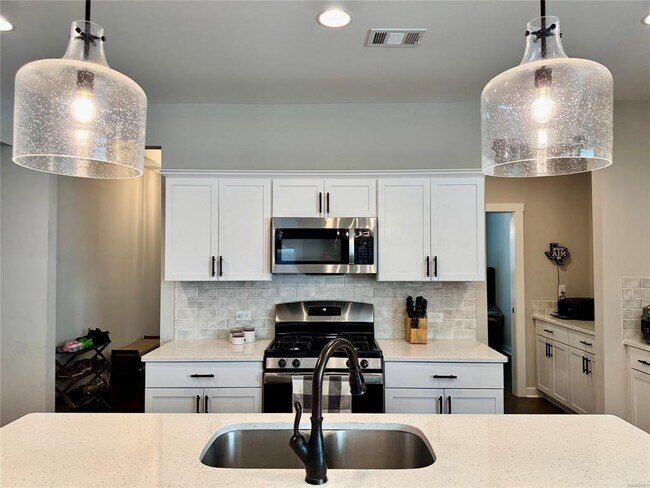 Building Photo - 275 Hedgefield Dr