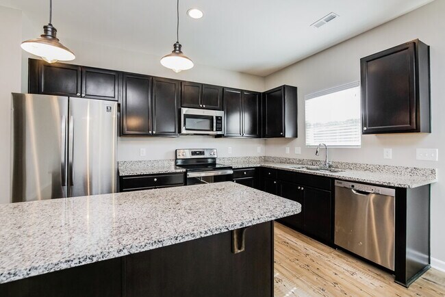 Building Photo - 5260 Calhoun Pl