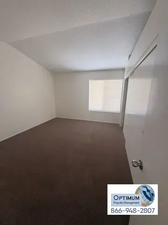 Building Photo - Charming 3-bedroom, 2-bathroom two-story home