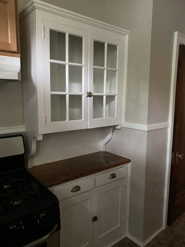 Building Photo - Winburn Court Apartments