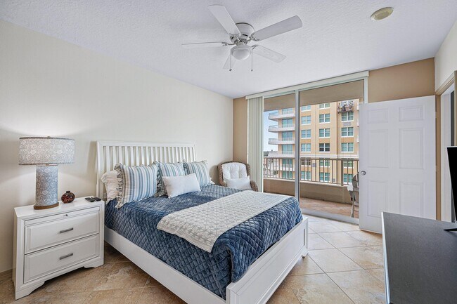 Building Photo - 700 E Boynton Beach Blvd